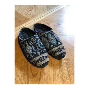 UO Tapestry Mule